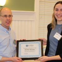 Faculty receives award